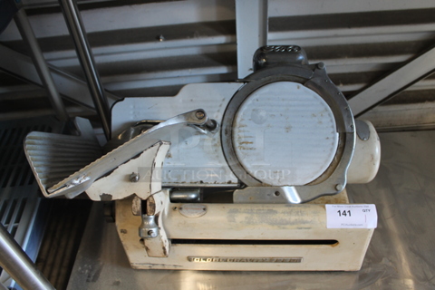 Globe Stainless Steel Commercial Countertop Automatic Meat Slicer w/ Blade Sharpener. 115 Volts, 1 Phase. Tested and Working!