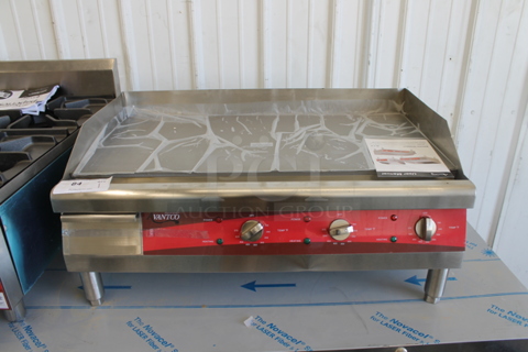 BRAND NEW SCRATCH AND DENT! 2023 Avantco 177EG30N Stainless Steel Commercial Countertop Electric Powered Flat Top Griddle w/ Thermostatic Controls. 208/240 Volts, 1 Phase.