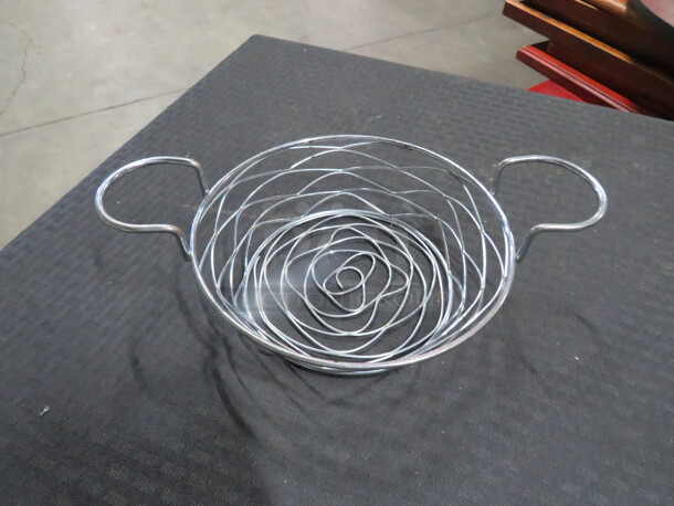 8 Inch Round Stainless Steel Fast Food Basket. 6XBID - Image 1 of 1