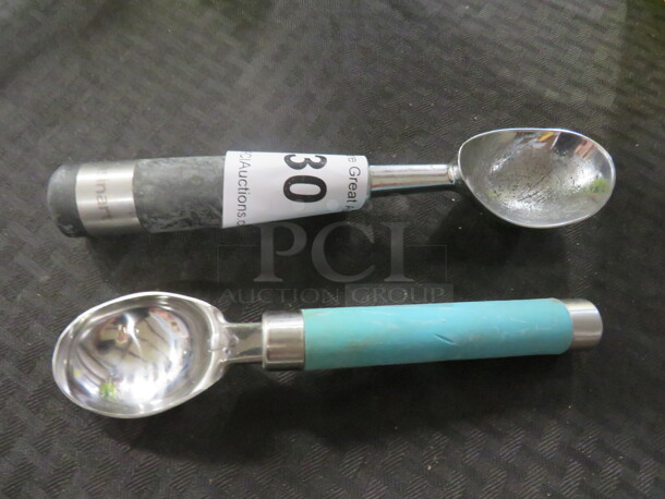 Assorted Scoop. 2XBID - Image 1 of 1