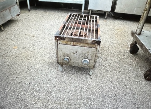 One Wells Natural Gas Tabletop Charbroiler . Model# H2412G. 12X24X13.5 - Image 1 of 2