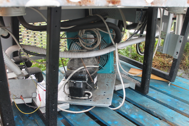 Metal Commercial Floor Style Deli Display Case Merchandiser. - Image 3 of 3
