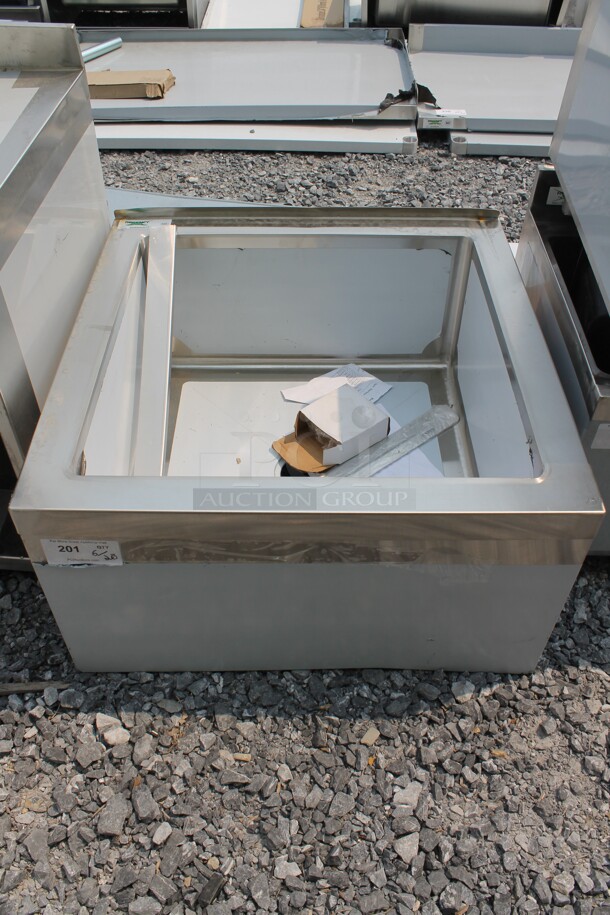BRAND NEW SCRATCH AND DENT! Regency 600SM242412 Commercial Stainless Steel Underbar Ice Bin. - Item #1059255