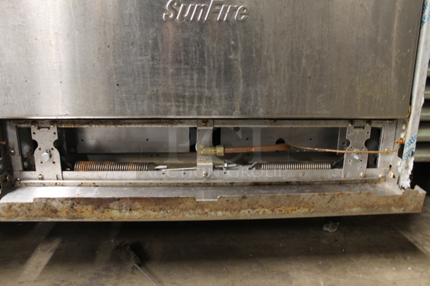 Garland X60-6G24RR Stainless Steel Commercial Natural Gas Powered 6 Burner Range w/ Flat Top Griddle, 2 Ovens, Over Shelf and Back Splash. - Image 8 of 9