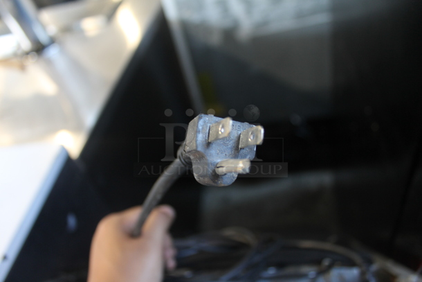 CTB100 Stainless Steel Countertop Single Glass Door Cooler. 115V. Tested and Working! - Image 7 of 7