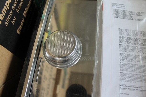 BRAND NEW SCRATCH AND DENT! 2022 Gaggia CGG191A50NU Stainless Steel Commercial Countertop Single Group Espresso Machine w/ Portafilter and Steam Wand. Tested and Working! - Image 7 of 11