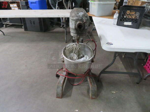 One WORKING Hobart 20 Quart Mixer With Bowl, Whip And Paddle.  - Image 1 of 4