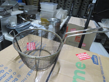 9 Inch Round Deep Fry Basket. 2XBID