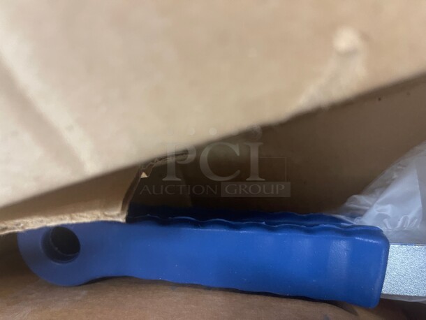 New! Syscoware Wear-Ever Aluminum Fry Pan, 11 inch With Natural Finish, Featuring Removable Cool Handle Silicone Insulated Handle  - Image 7 of 9