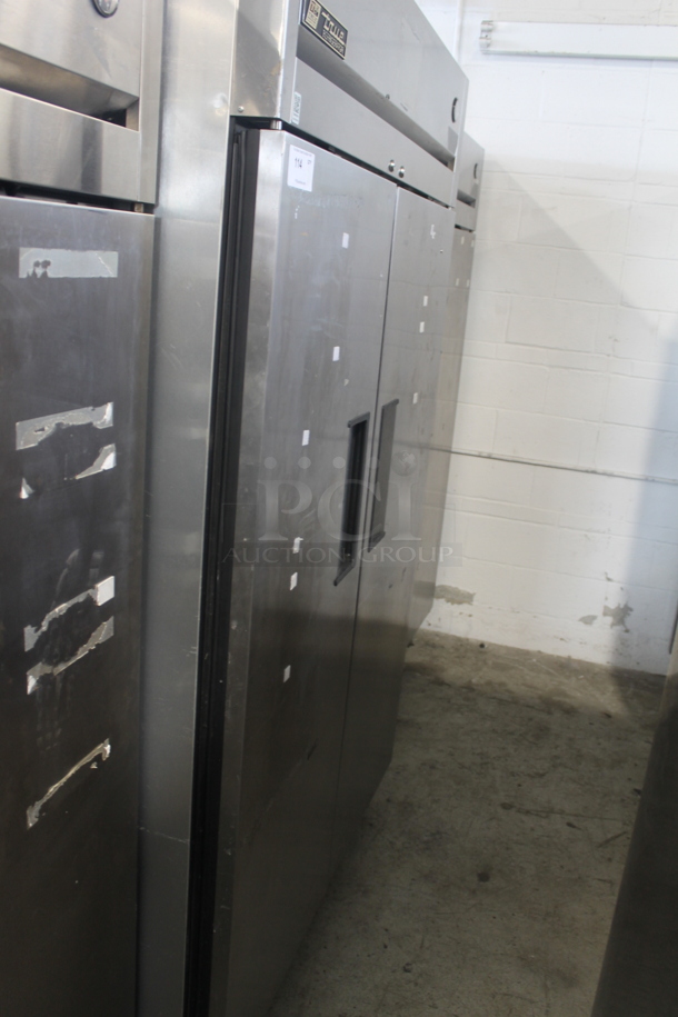 2015 True TG2R-2S Commercial Stainless Steel Two Door Reach In Cooler With Polycoated Racks  115V, 1 Phase. Tested and Working! - Image 2 of 6