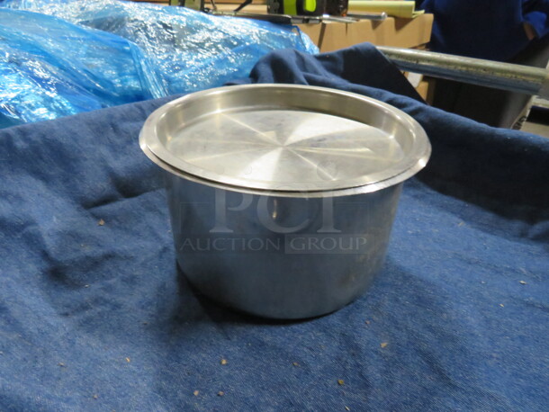 7X4 Stainless Steel Container With Lid. 3XBID