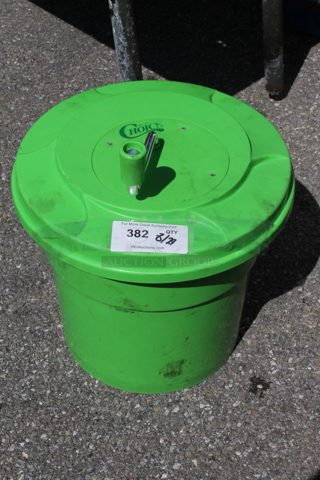 Choice Green Poly Salad Spinner Lettuce Spinner.