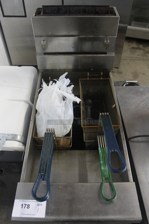 Pitco Frialator SS14-S Stainless Steel Commercial Floor Style Natural Gas Powered Deep Fat Fryer w/ 4 Metal Fry Baskets. 110,000 BTU.  - Image 5 of 8