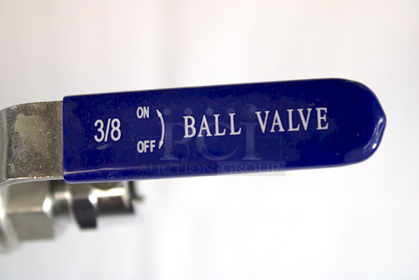 NEW/NEVER USED GW Kent & Glacier Tanks 3 Port Manifold With Pressure Gauge, 3/8” Ball Valve For Gas Inlet & Butterfly Valve - Tri Clamp 1.5 in. - Pull Handle - 12 Position For Optimal Control Of Water Flow.  - Image 5 of 8