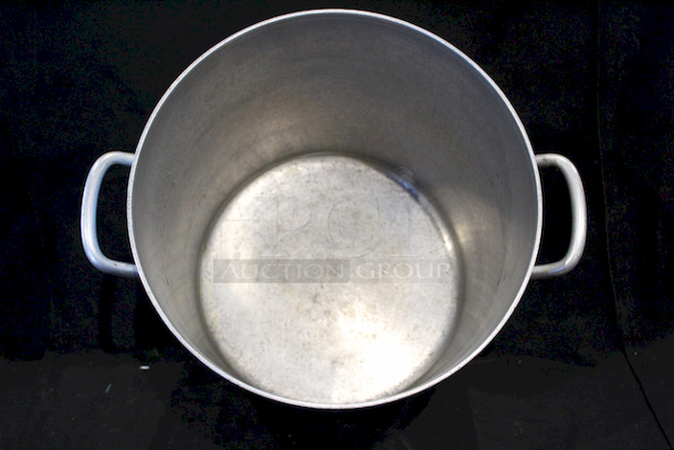 BEAUTIFUL! Heavy Dusty Stock Pot, Approximately 40qt.
13-3/8x14-1/4 - Image 2 of 2