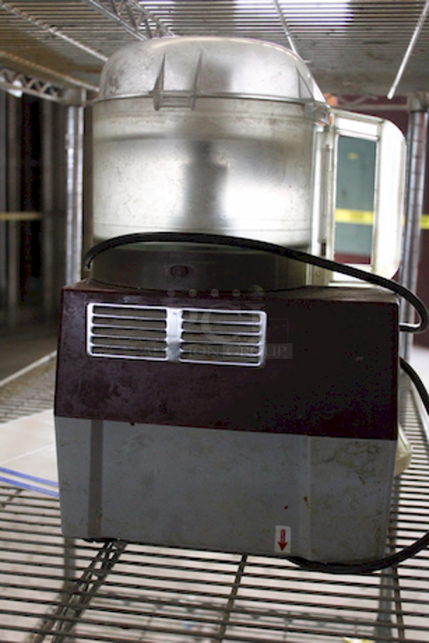 CROWN JEWEL!! Robot Coupe R2 DICE Combination Food Processor with 3 Qt. Gray Bowl, Continuous Feed 2 Blades & 2 Discs - 2 hp, 8-11/16x17x20-3/4, 120v - Image 3 of 11