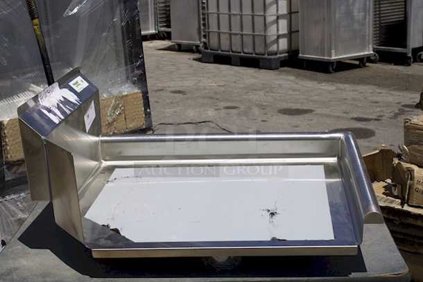 BRAND NEW SCRATCH & DENT! Regency 16 Gauge 2' Clean Dish Table - Right Drainboard. 24"x30" - Image 2 of 4