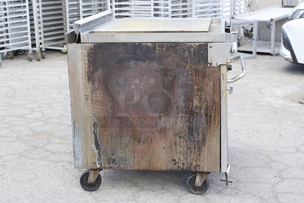Montague Legend 36" Heavy Duty Gas Range With 36" Plancha Top and Convection Oven Base. In Working Order - Image 6 of 8