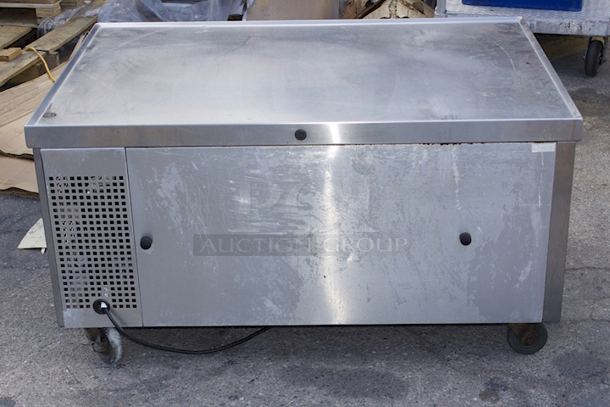 True TRCB-48 48" Chef Base w/ (2) Drawers - 115v. Tested. Turns On drops Down To Temp. - Image 6 of 7