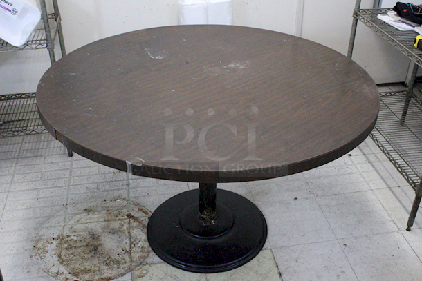 SWEET! 5ft Round Table With Heavy Duty Round Weighted Base. - Image 2 of 3