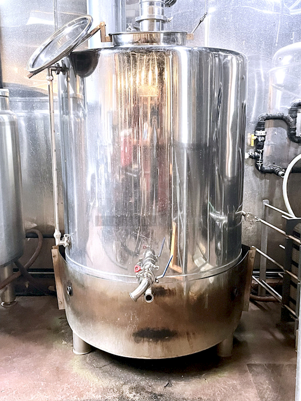 READY TO BREW! Complete Stout Tanks & Kettles Direct Fire 7BBL Brewhouse With 2 Piece Space Saving Brew Deck. Includes: Hot Liquor Tank, Mash Tun, Wort Chiller, Whirlpool, Fermenter, 2-Piece Brewdeck and 2 Brite Tanks - Image 9 of 12