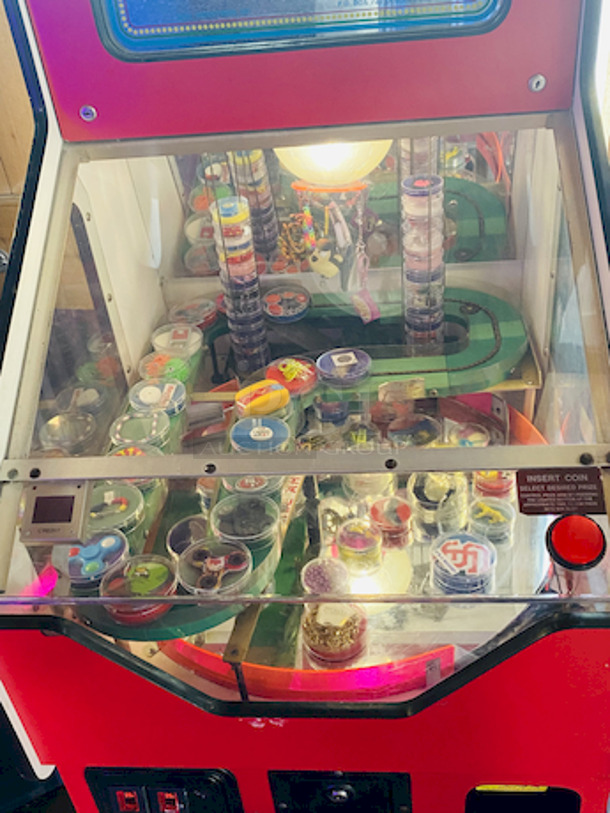 LOADS OF FUN! Noel Ind, Inc LAX jr Arcade Rotary Merchandiser. In Perfect Working Order. 115v  BETTER PHOTOS COMING SOON - Image 2 of 2