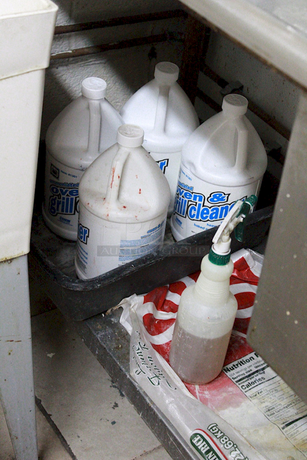 10ft 3-Compartment Sink With Cleaning Supplies. 123x26x44 - Image 3 of 3