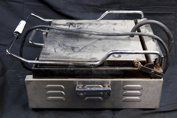 TOP OF THE LINE! Waring WFG275 Tostato Supremo Smooth Top & Bottom Sandwich Toasting Grill - 14" x 14" Cooking Surface - 120V, 1800W. 22”x18-1/2”x10” - Image 4 of 10