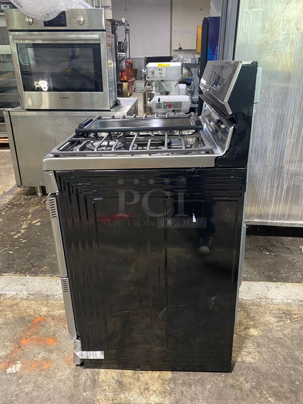 Brand New Scratch & Dent Samsung - 6.0 cu. ft. Smart Freestanding Gas Range with Flex Duo, Stainless Cooktop & Air Fry - Stainless Steel - Image 6 of 6