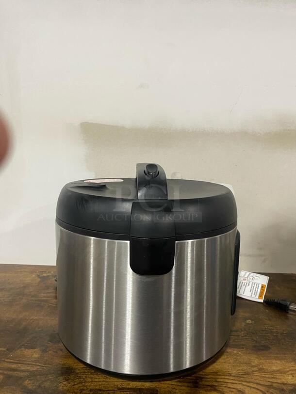 Insignia 20 cup rice cooker - Image 4 of 4