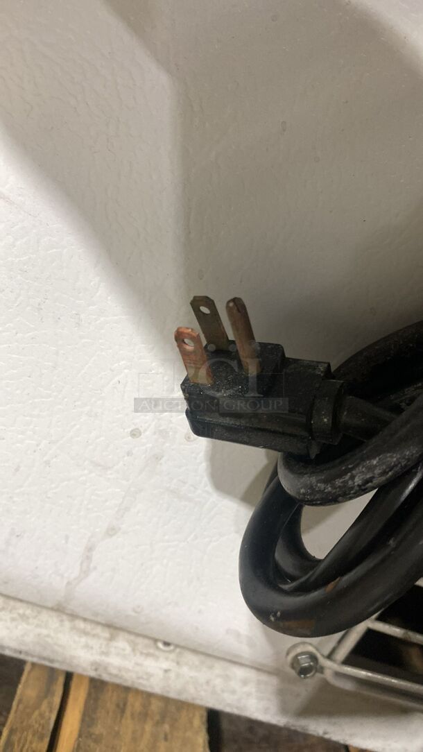 Master-Bilt FIP-50 Ice Cream And Novelty Display Merchandiser
 - Image 4 of 6