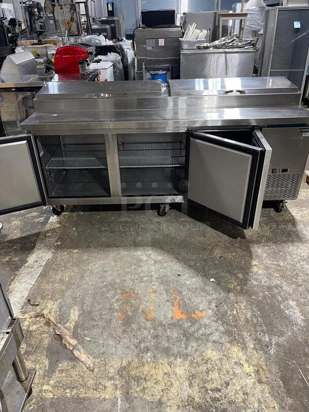 Dukers DPP90 90 3/8"W Three Door Pizza Prep Refrigerator - 24.89 Cu. Ft. - Image 6 of 10