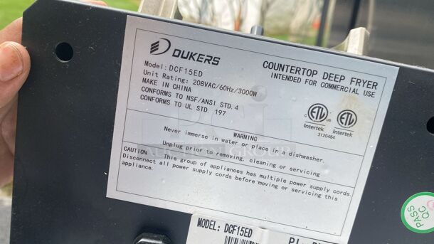 DUKERS DCF15ED 30lb Two Basket Electric Countertop Fryer
 - Image 3 of 7