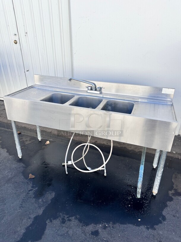 Commercial Three Compartment Bar Sink NSF 91x23x42 - Image 6 of 9