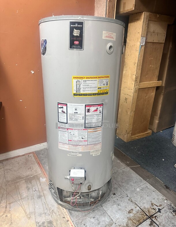 Bradford White 75 Gallon Gas Water Heater 76,000 BTU - Image 5 of 6