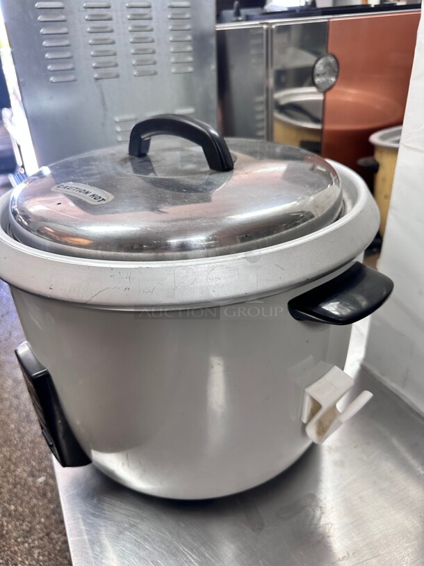 Excellent Condition Adcraft RC-E30 Rice Cooker w/ 30 Cup Capacity 115 Volt  - Image 4 of 9