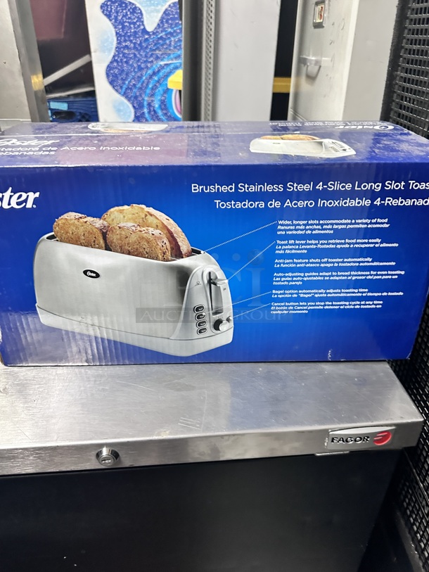 New Oster TSSTTRJB30R 4-Slice Long Slot Toaster Sliver  - Image 5 of 7