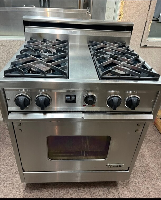 Jade Range 4 Burner with Convection Oven Range Gas Operated Tested and Working - Image 5 of 10