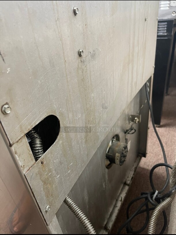 Jade Range 4 Burner with Convection Oven Range Gas Operated Tested and Working - Image 9 of 10
