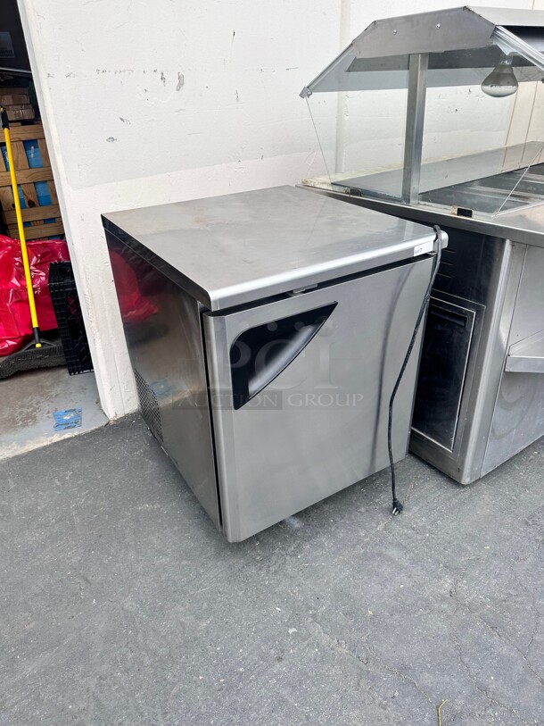 Late Model Turbo Air TUF-28SD 27 inch  W Undercounter Freezer w/ (1) Section & (1) Door, Left Hinged Door, 115v Working - Image 2 of 7