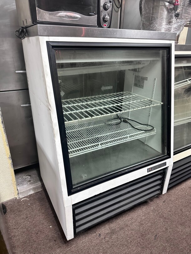 Certified Working TRUE TSID-36-2 36 Inch Refrigerated Deli Display Case 115 Volt NSF - Image 2 of 5