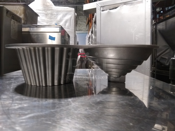Wilton Baking Pan - Image 2 of 3
