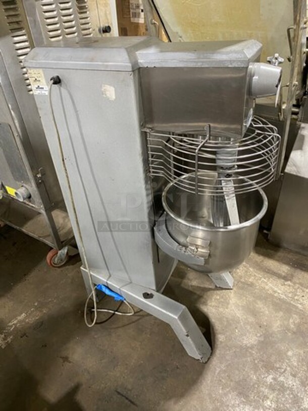 NICE! Univex Commercial Planetary Mixer! With Mixing Bowl And Guard! With Paddle Attachment! WORKING WHEN REMOVED! Model: SRM30 SN: M08020154 115V 60HZ 1 Phase - Image 2 of 10