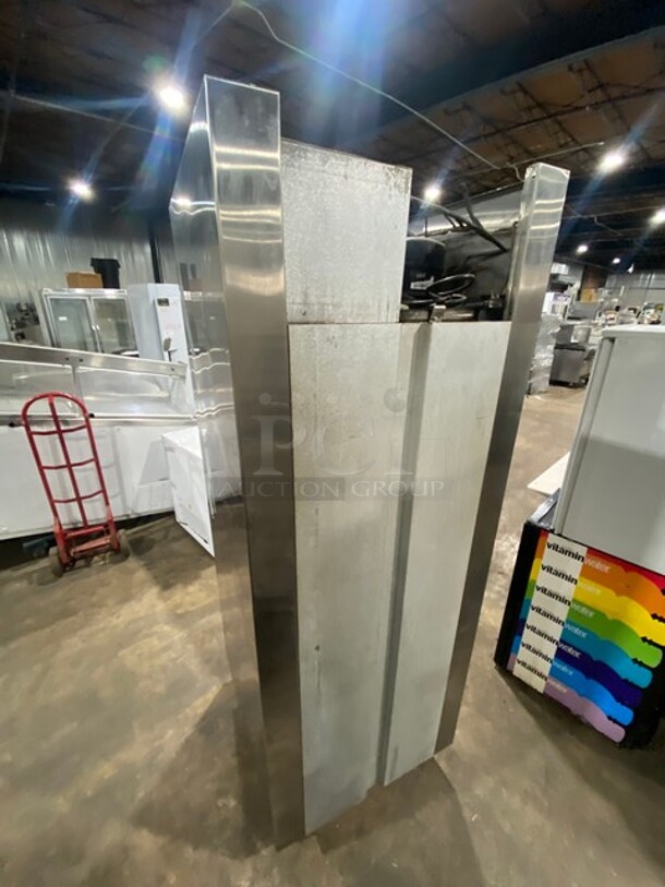 Nice Traulsen AllStainless Steel Commercial Single Door Reach In Cooler w/ Poly Coated Racks on Commercial Casters. 115 Volts, 1 Phase Model: RHT132WREFHS - Image 3 of 8