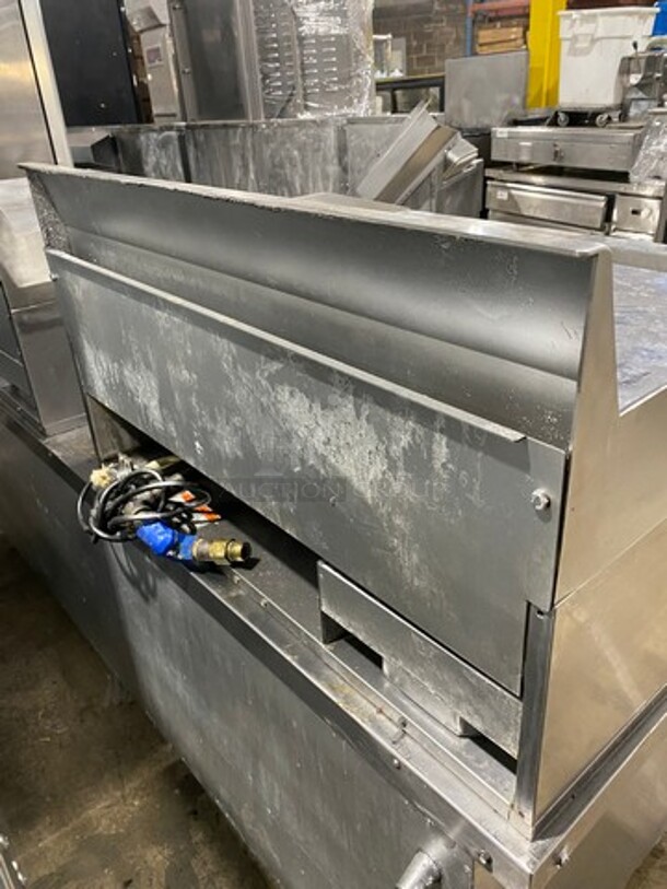 MagiKitch'n Commercial Countertop Gas Powered Flat Top Griddle! With Back And Side Splashes! All Stainless Steel! - Image 4 of 8