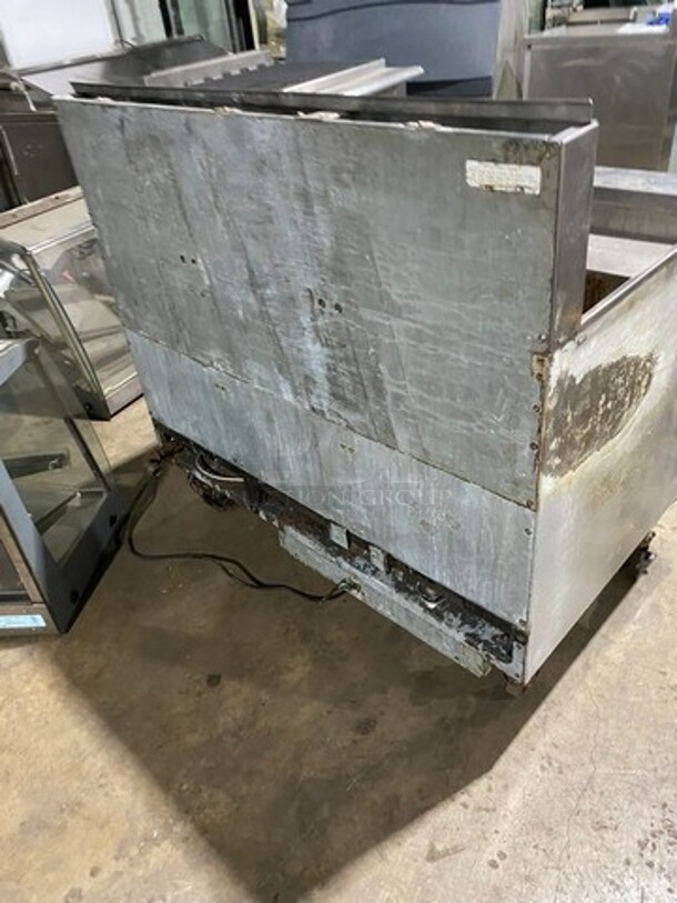 Frymaster Commercial Natural Gas Powered 3 Bay Deep Fat Fryer! All Stainless Steel! On Casters! Model: FPPH355SD SN: 0905IE0027 - Image 4 of 12