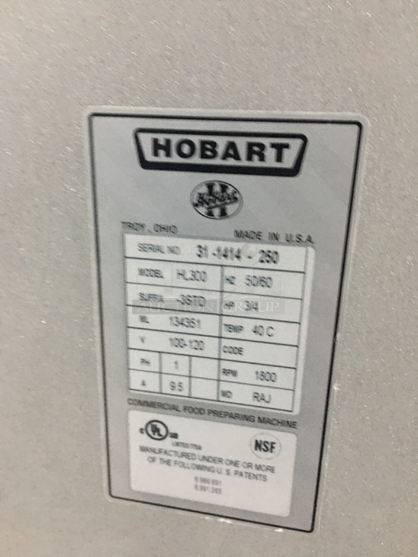 GORGEOUS! Hobart Legacy Metal Commercial 30 Quart Planetary Mixer! With Stainless Steel Mixing Bowl! With Bowl Guard and Paddle Attachment! Model: HL300 200/240V 1/3Phase! Works Great!  - Image 5 of 10