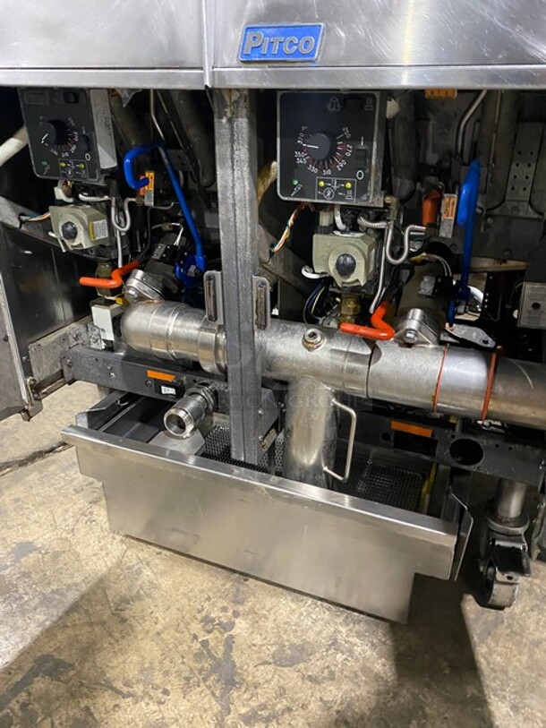GREAT! Pitco Frialator 4 Bay Natural Gas Powered Commercial Deep Fat Fryer! With Middle Dump Station! With 8 Frying Baskets! With Oil Filter System! All Stainless Steel! MODEL: SGH50 SN: G11BD005229! 115V! On Casters! Working When Removed!  - Image 11 of 12
