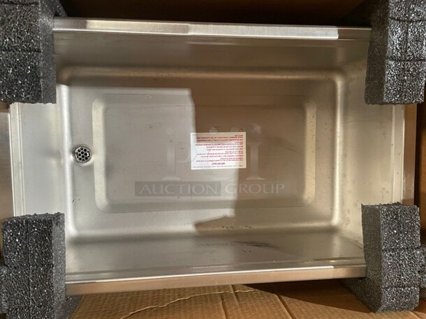 NEW IN THE BOX! Wells Commercial Countertop Single Bay Food Warmer! All Stainless Steel! Model MOD100D! 208/240V!  - Image 2 of 5