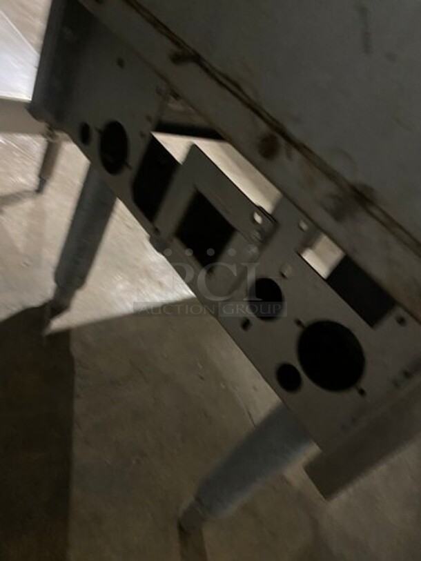 Pitco Commercial Electric Powered Split Bay Deep Fat Fryer! All Stainless Steel! On Legs! Model: SE14T SN: E10CD008548 208V 60HZ 3 Phase - Image 9 of 9